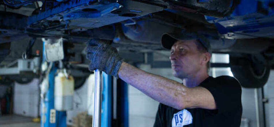 Как понять, что клиенту нужна замена рулевой рейки: 5 очевидных и 5 косвенных признаков — руководство для автосервисов